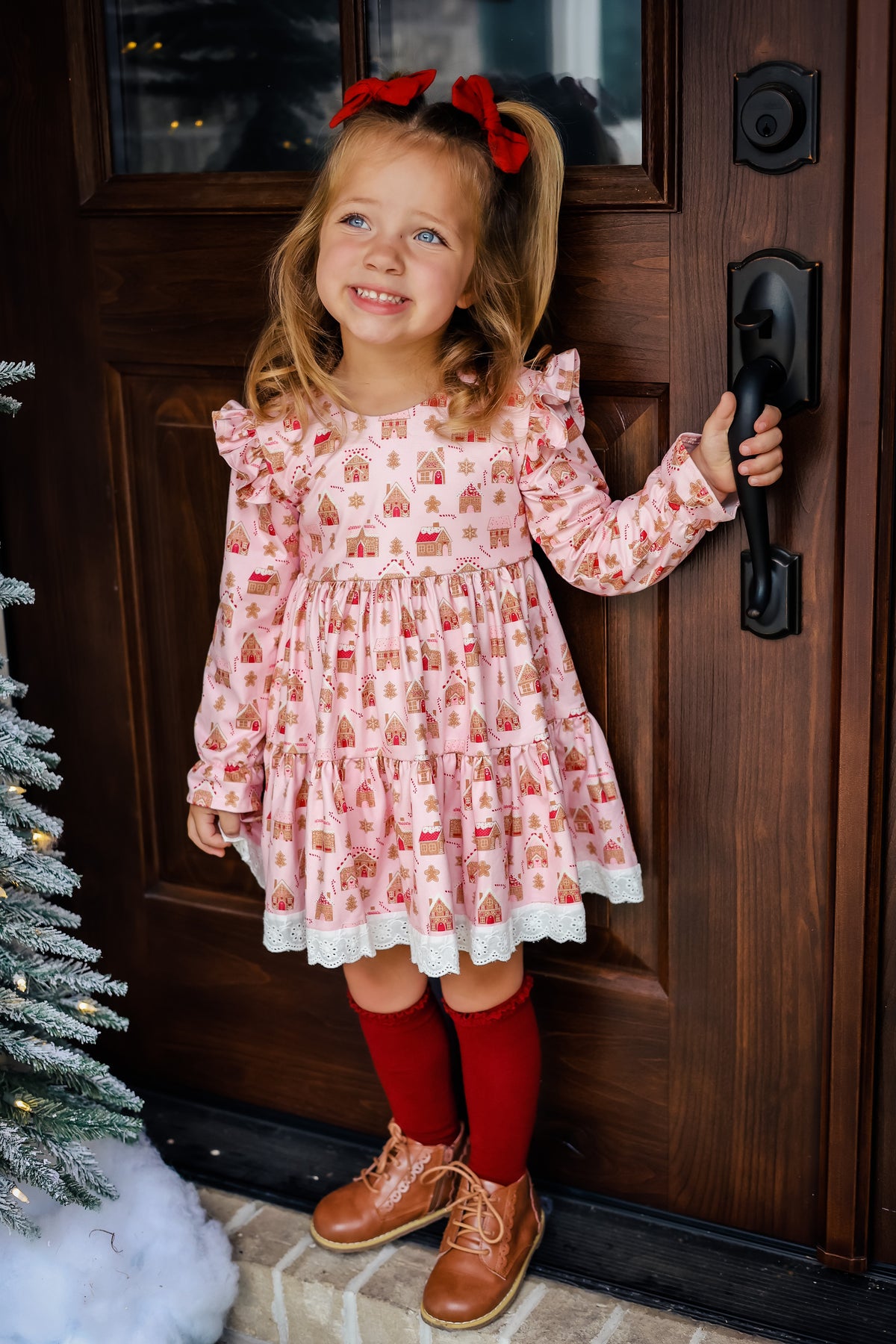 Gingerbread Cookies LIV + STELLA